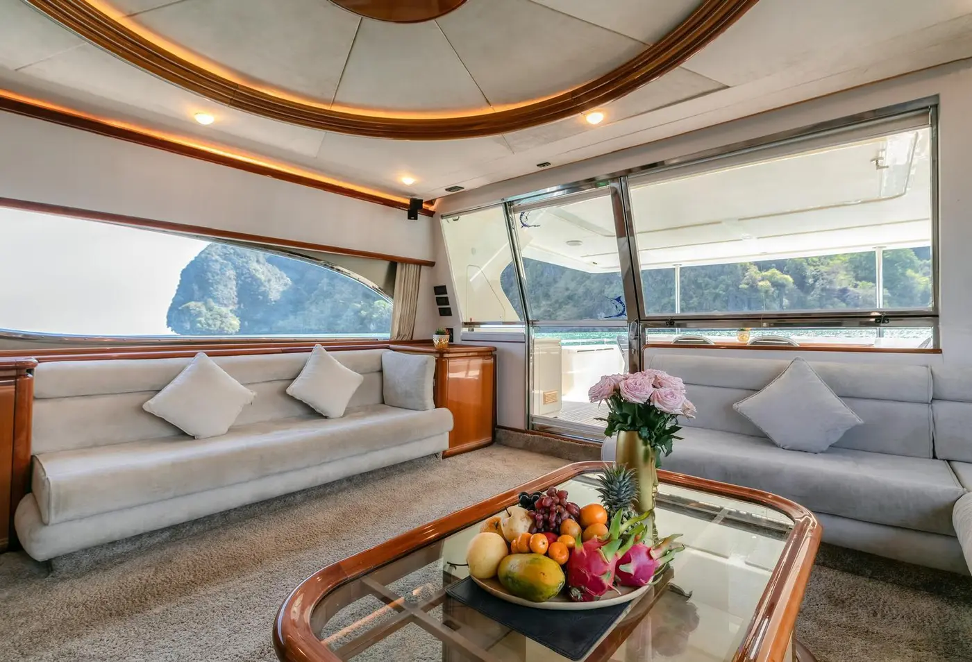 Ferretti 80ft