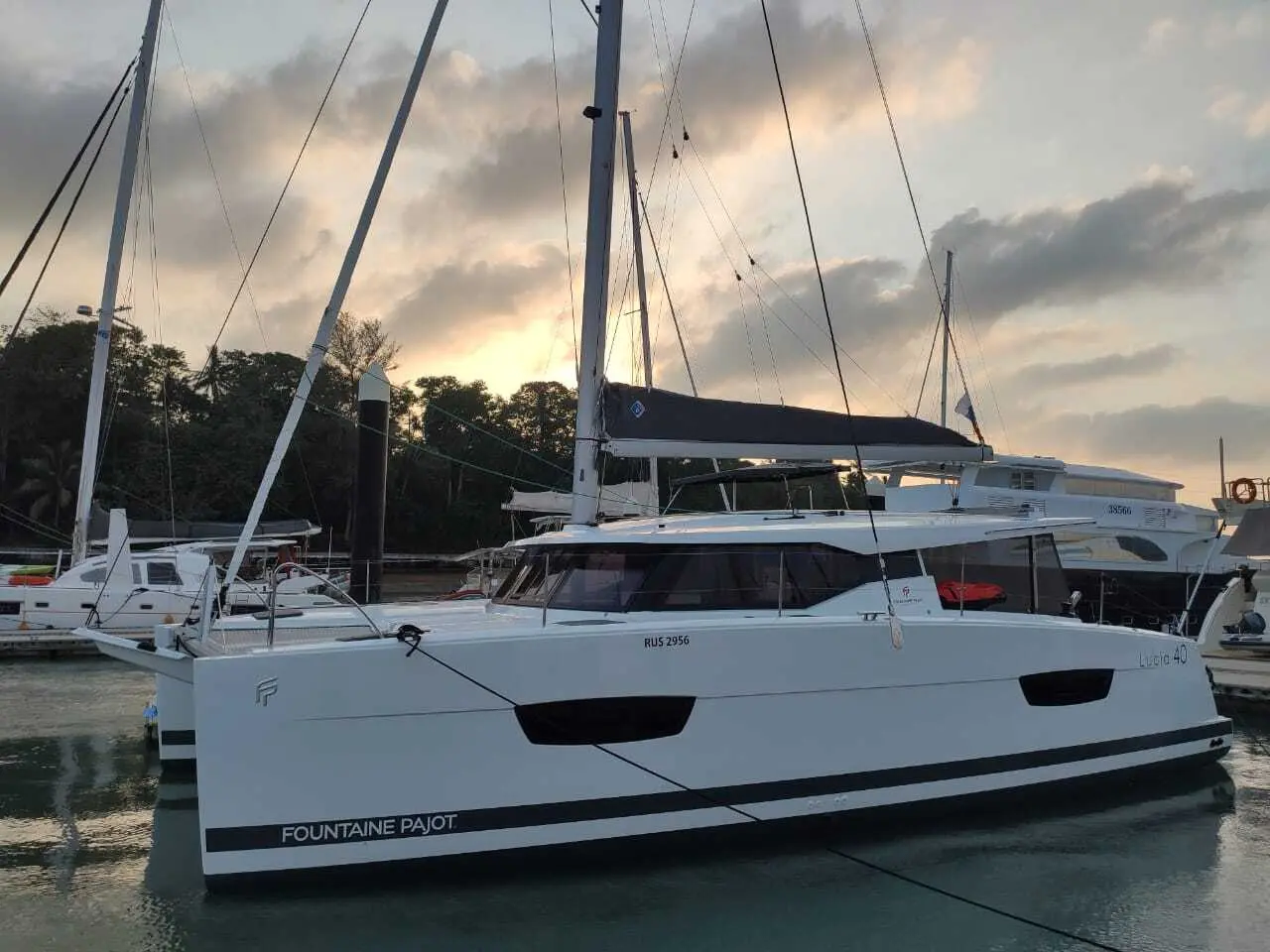 Lucia 40ft